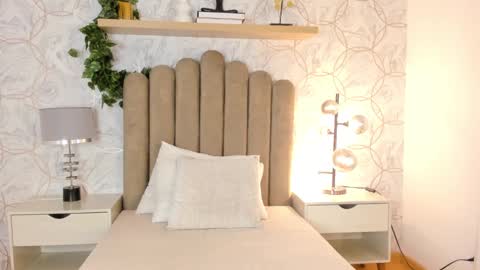   online show from December 31, 11:42 am