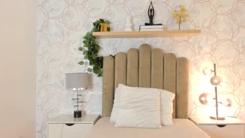   online show from January 25, 11:44 am