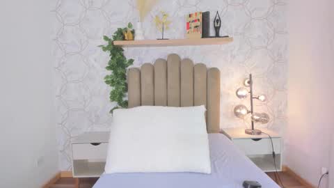   online show from October 8, 11:52 am