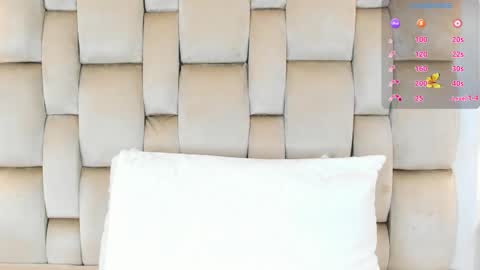   online show from October 22, 12:05 pm