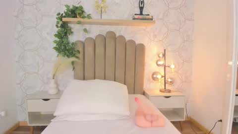   online show from November 29, 12:41 pm