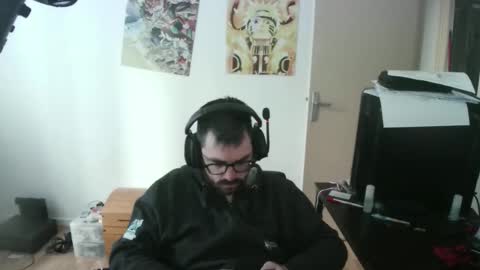 Snapshot of romainb72 chatting on April 6, 7:09 am romainb72 online show from April 6, 7:09 am