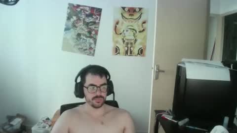 Snapshot of romainb72 chatting on April 26, 5:49 am romainb72 online show from April 26, 5:49 am