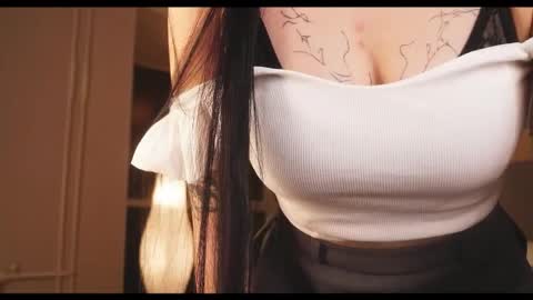 Snapshot of romantic_dream_ chatting on April 3, 9:02 pm Nora online show from April 3, 9:02 pm