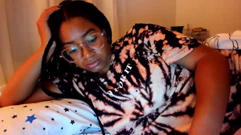 Is A Belle online show from November 21, 4:33 am