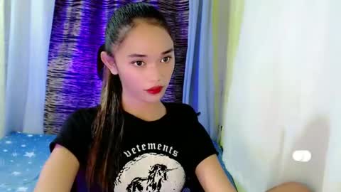 Snapshot of romanticslutxxx chatting on December 8, 8:47 pm empress online show from December 8, 8:47 pm