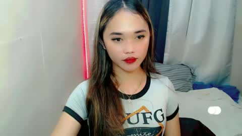 Snapshot of romanticslutxxx chatting on June 20, 6:44 pm empress online show from June 20, 6:44 pm