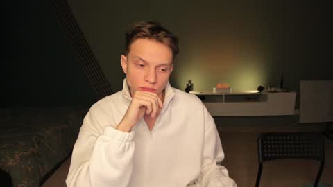 Snapshot of romeo_mercy chatting on December 7, 12:19 am Romeo online show from December 7, 12:19 am