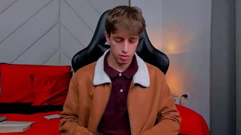 Snapshot of romeo_ricci1 chatting on February 19, 4:11 pm Romeo Ricci online show from February 19, 4:11 pm