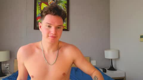 Snapshot of romeosilver chatting on May 7, 3:01 am Romeo online show from May 7, 3:01 am
