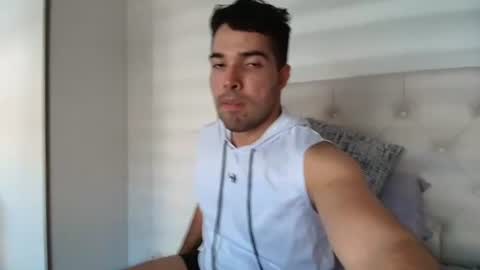Snapshot of romeosummerx chatting on June 23, 9:57 pm Romeo online show from June 23, 9:57 pm