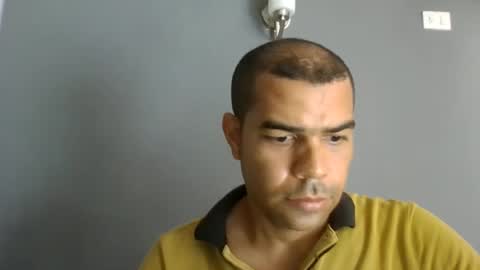 Snapshot of rompeculos121 chatting on February 18, 2:38 pm rompeculos121 online show from February 18, 2:38 pm