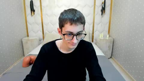 Snapshot of ronbevs chatting on May 27, 7:55 pm ronbevs online show from May 27, 7:55 pm