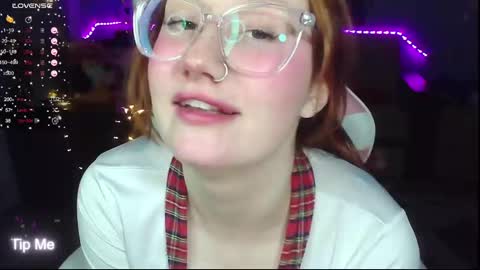 Snapshot of roniya_v chatting on December 20, 2:27 pm Spicy lady Kristy online show from December 20, 2:27 pm