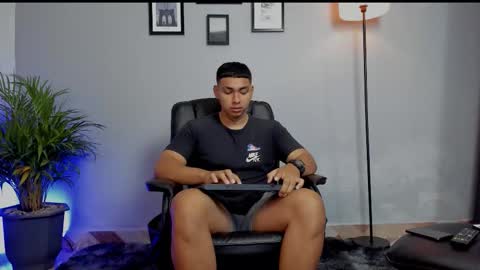 RonnieCanford online show from January 18, 3:38 pm