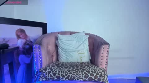 Snapshot of ronnie_fallout chatting on October 4, 5:33 pm Ronnie online show from October 4, 5:33 pm