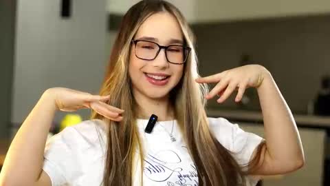 Snapshot of ronnist chatting on November 20, 11:54 am Veronica online show from November 20, 11:54 am