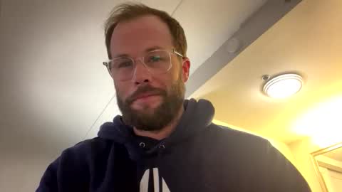 ronny2447 online show from December 4, 3:49 am
