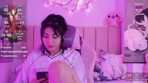 Snapshot of roose_eva chatting on July 28, 8:52 pm roose eva online show from July 28, 8:52 pm