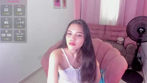 Snapshot of roousevega chatting on May 26, 8:27 pm Roouse online show from May 26, 8:27 pm