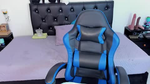    online show from February 4, 9:42 pm