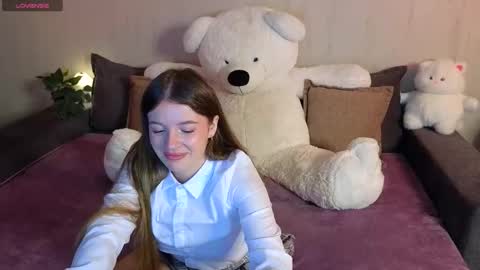 roraline_lov online show from November 5, 5:02 pm