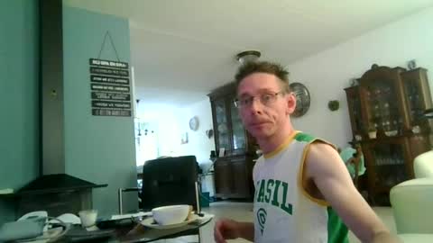 Snapshot of rororober chatting on August 2, 12:47 pm rororober online show from August 2, 12:47 pm