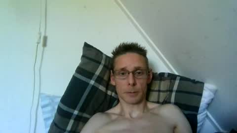 Snapshot of rororober chatting on August 8, 11:12 am rororober online show from August 8, 11:12 am