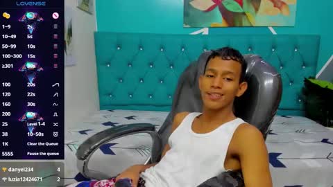 Snapshot of rory_castro chatting on November 5, 11:27 pm RORY CASTRO online show from November 5, 11:27 pm