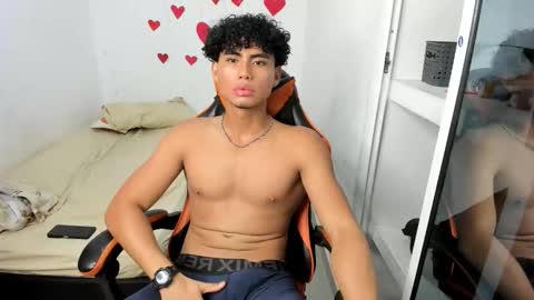 Snapshot of rory_peters_ chatting on March 1, 8:00 pm rory_peters_ online show from March 1, 8:00 pm