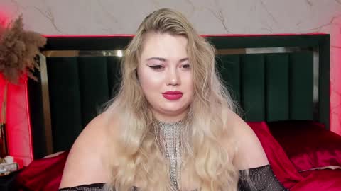 Chloe online show from February 5, 1:04 am