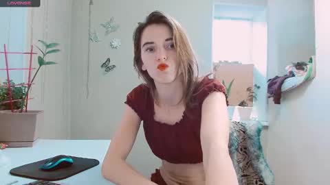 Snapshot of rosa843850 chatting on February 7, 2:15 pm rosa843850 online show from February 7, 2:15 pm