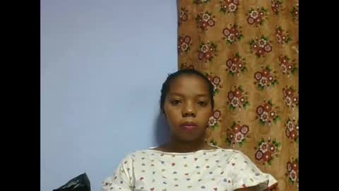 Snapshot of rosah225127 chatting on April 15, 3:35 am rosah225127 online show from April 15, 3:35 am