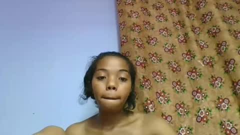 Snapshot of rosah225127 chatting on April 22, 3:24 pm rosah225127 online show from April 22, 3:24 pm