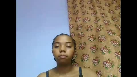 Snapshot of rosah225127 chatting on April 25, 3:42 pm rosah225127 online show from April 25, 3:42 pm