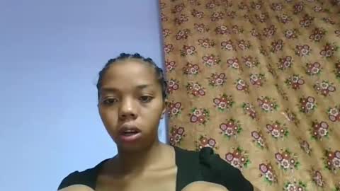 Snapshot of rosah225127 chatting on April 26, 3:48 am rosah225127 online show from April 26, 3:48 am