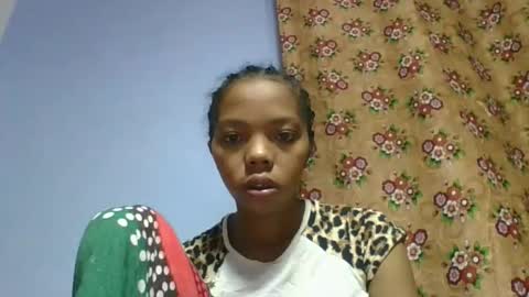 Snapshot of rosah225127 chatting on April 28, 3:44 am rosah225127 online show from April 28, 3:44 am
