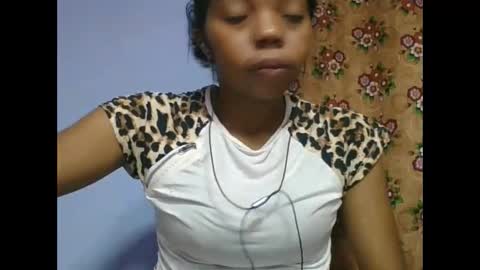 Snapshot of rosah225127 chatting on May 15, 4:30 am rosah225127 online show from May 15, 4:30 am
