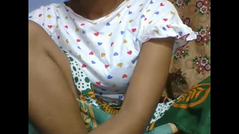 Snapshot of rosah225127 chatting on May 17, 3:37 am rosah225127 online show from May 17, 3:37 am