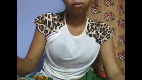 Snapshot of rosah225127 chatting on May 20, 4:13 pm rosah225127 online show from May 20, 4:13 pm