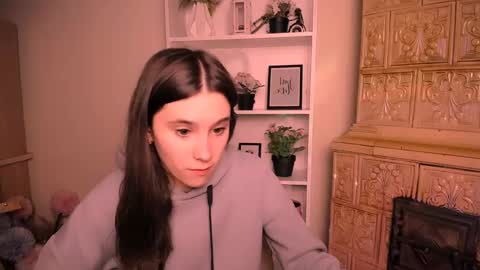 Snapshot of rosalais_ chatting on April 28, 6:07 am Rose online show from April 28, 6:07 am