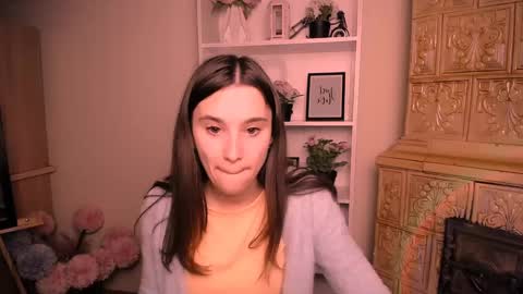 Snapshot of rosalais_ chatting on April 30, 6:31 am Rose online show from April 30, 6:31 am