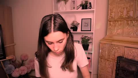 Snapshot of rosalais_ chatting on May 7, 6:41 am Rose online show from May 7, 6:41 am