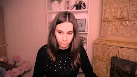 Snapshot of rosalais_ chatting on May 19, 6:31 am Rose online show from May 19, 6:31 am