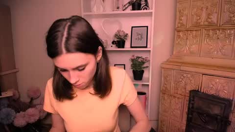 Snapshot of rosalais_ chatting on May 21, 6:31 am Rose online show from May 21, 6:31 am