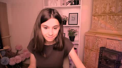 Snapshot of rosalais_ chatting on June 5, 6:42 am Rose online show from June 5, 6:42 am