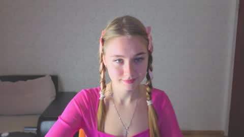 rosalina online show from November 20, 7:41 am