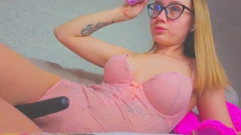 rosalina online show from March 26, 7:14 am