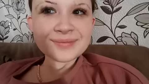 Snapshot of rosalinapierce chatting on October 19, 7:31 am Alicia online show from October 19, 7:31 am
