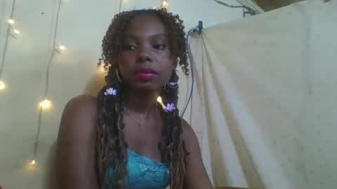 Snapshot of rosalinda933 chatting on April 21, 2:51 am Rosalinda online show from April 21, 2:51 am